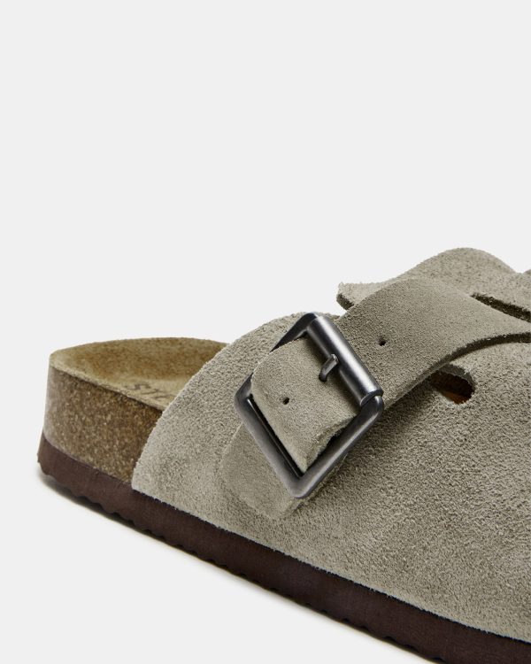 MEN'S WILDERR SLIDE AND SOCKS BUNDLE - Image 3