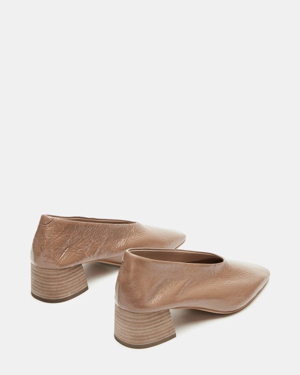 CLAUD CAMEL PATENT LEATHER - Image 5