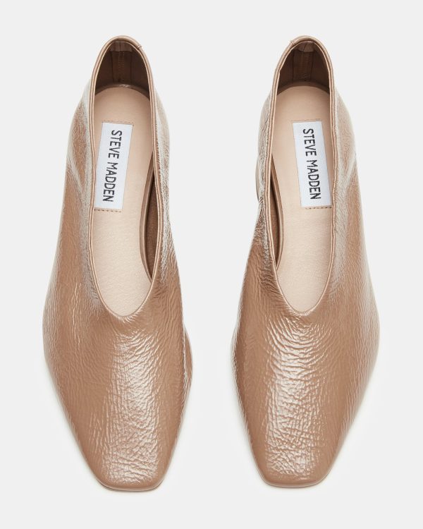 CLAUD CAMEL PATENT LEATHER - Image 4